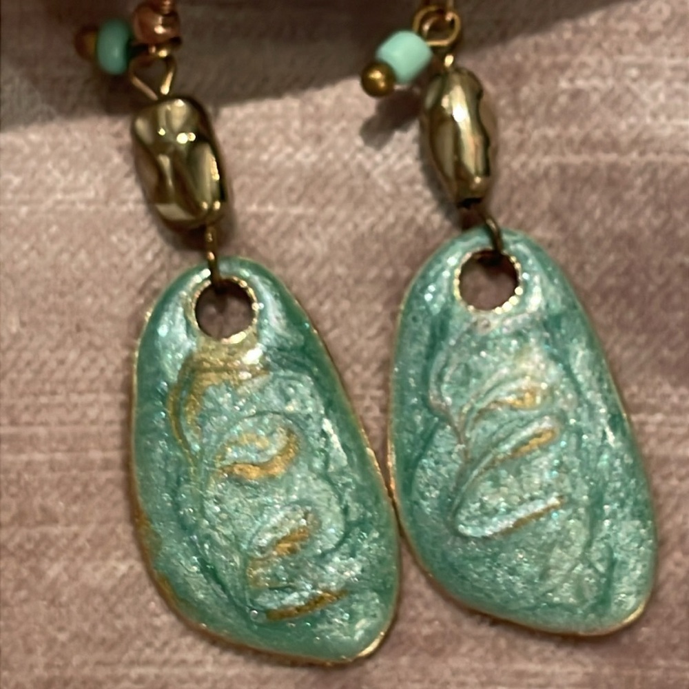 Vintage Green and Gold Abstract Necklace with Elegant Design